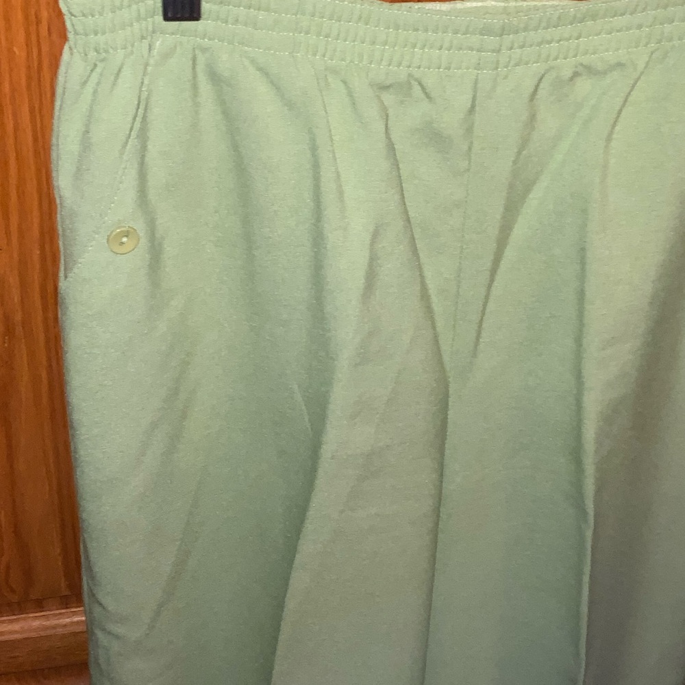 3$🤩Vayola Women’s Green Pants - Picture 4 of 7